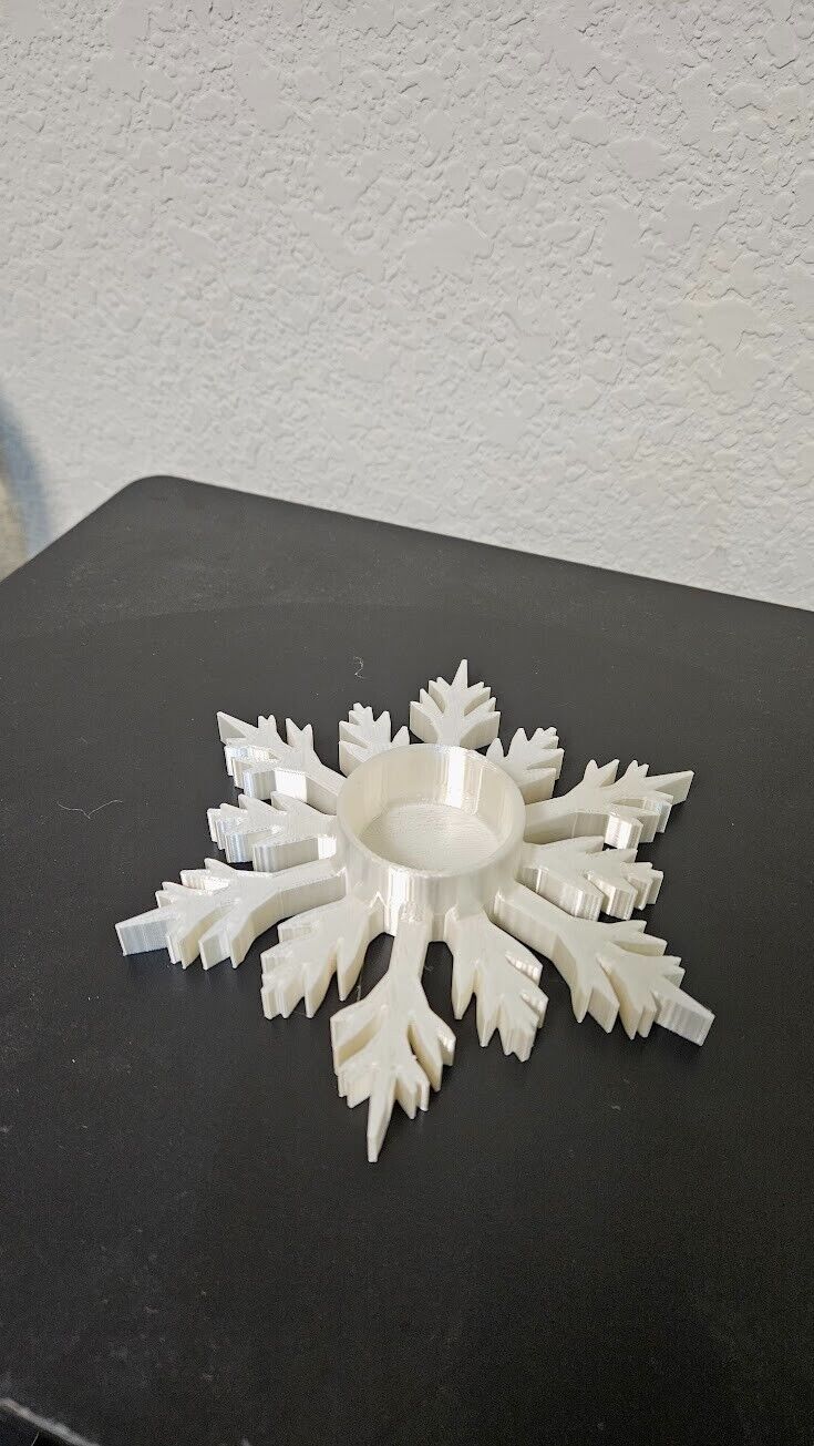 Snowflake design tealight candle holder