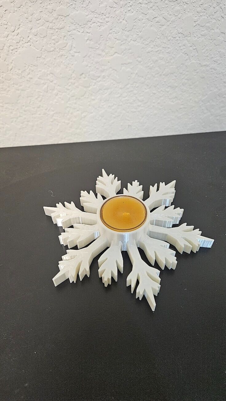 Snowflake design tealight candle holder